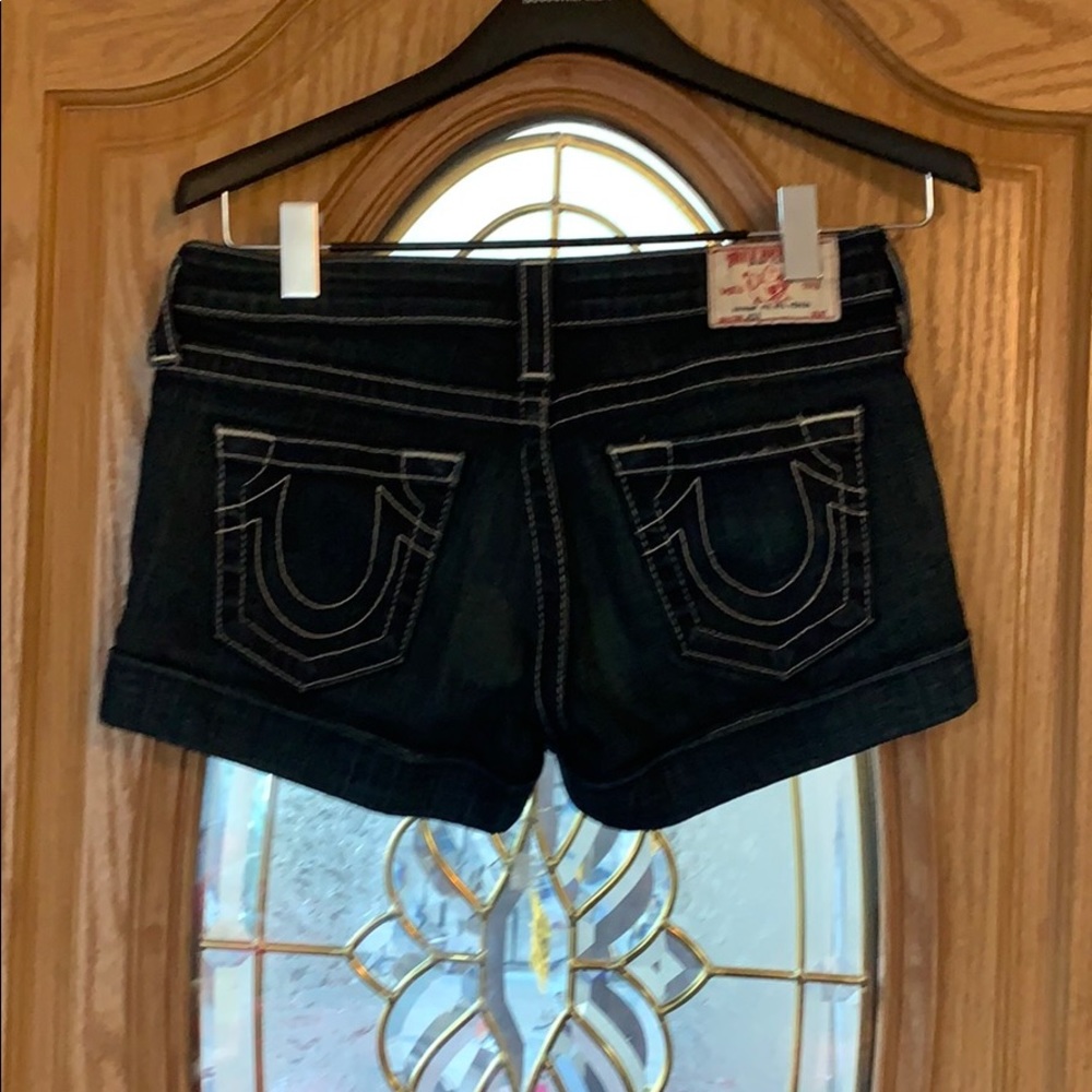 Shorts - Picture 2 of 3